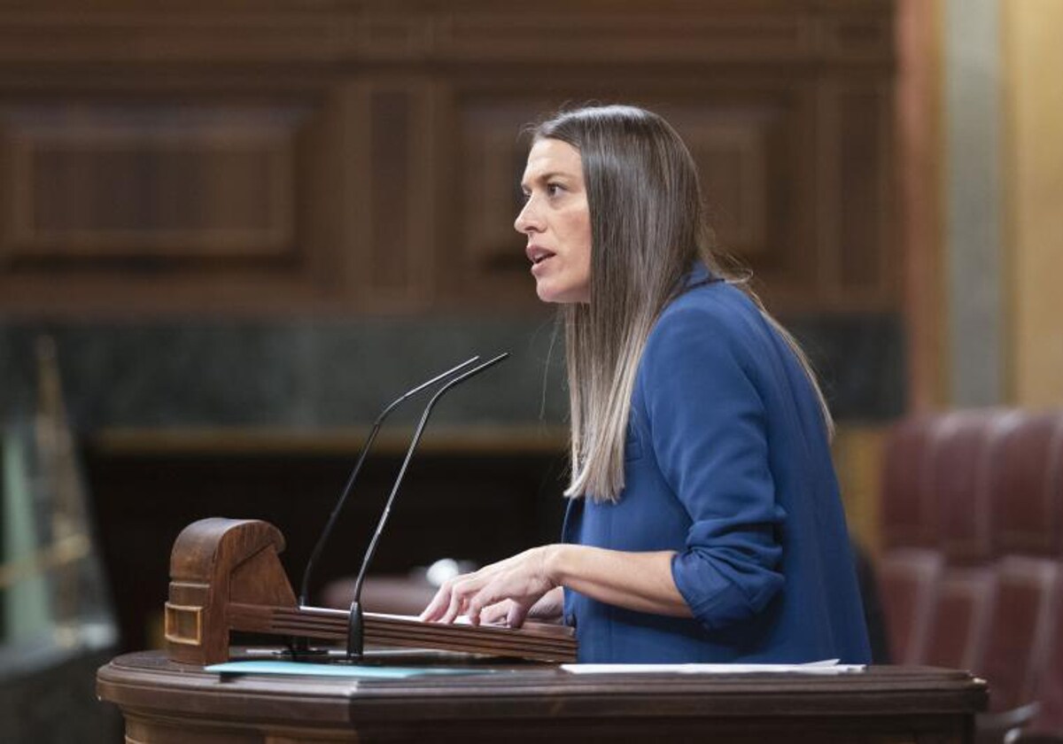 La diputada Mirem Nogueras durante su intervención en el Pleno el martes