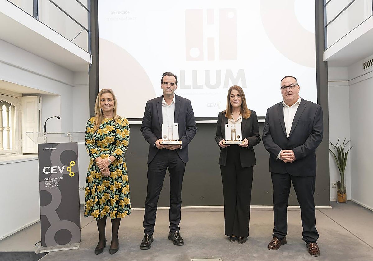 Imagen de los galardonados en los 15º Premios Llum que distinguen la gestión preventiva