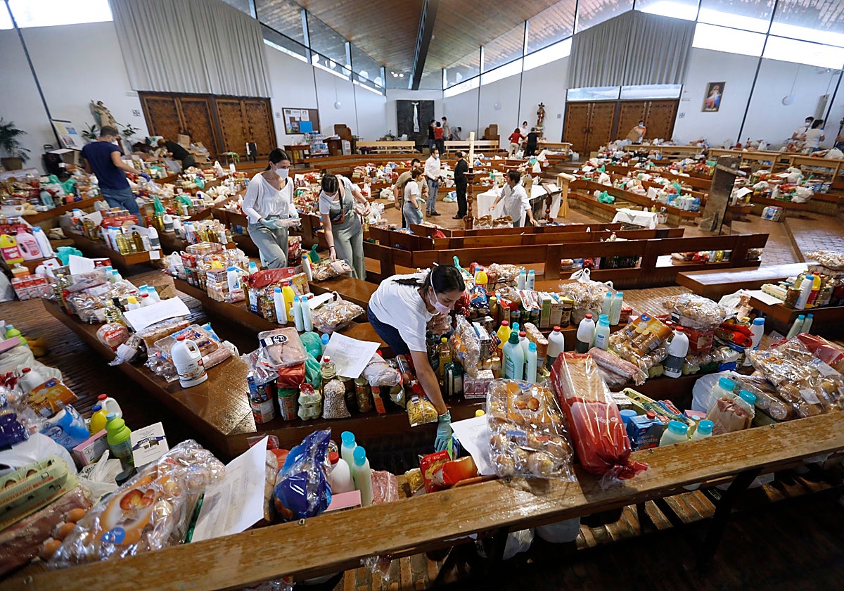 Parroquia del Parque Figueroa repleta de alimentos donados por los cordobeses en 2020