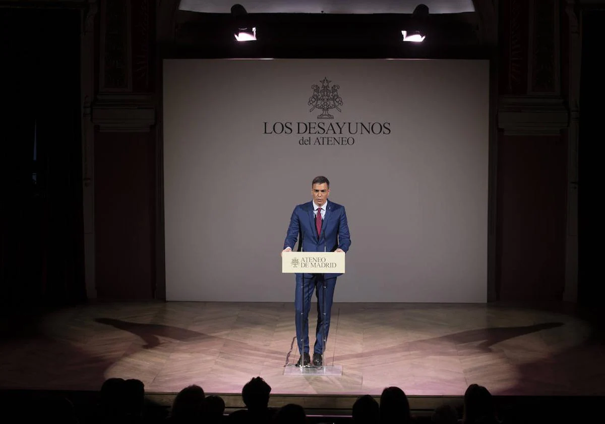 Pedro Sánchez inauguró en septiembre 'Los Desayunos del Ateneo'