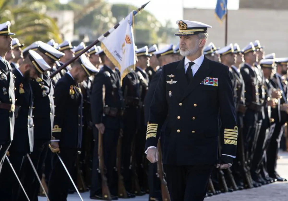 El Rey en la Escuela de Suboficiales de la Armada (ESUBO) de San Fernando (Cádiz)