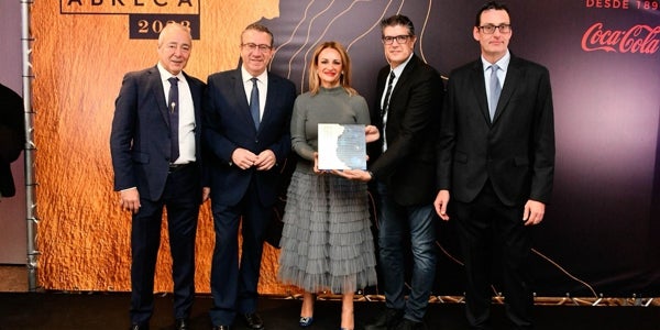 El albergue de Benidorm ofrece los precios Bahía de Oro de Abreca y el concejal Montes anuncia una zona de turismo gastronómico.