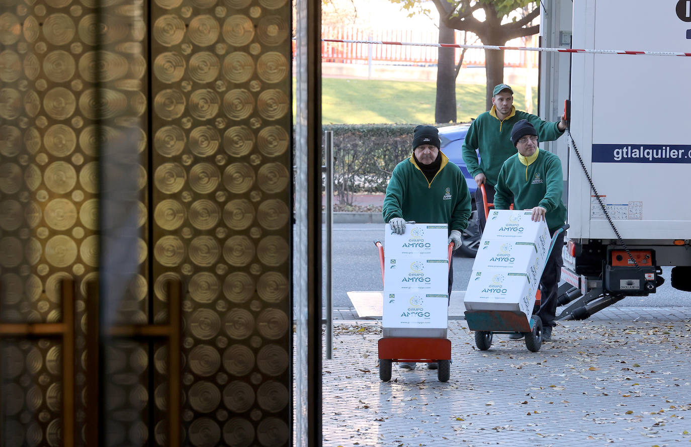 Fotos: la Biblioteca Grupo Cántico de Córdoba, en la recta final de los preparativos