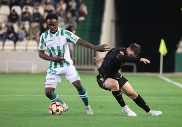 El Córdoba CF recibe ocho propuestas de marcas para vestir al equipo desde la próxima temporada