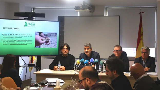 Los dirigentes de Asaja Alicante, en la presentación del balance anual del sector.