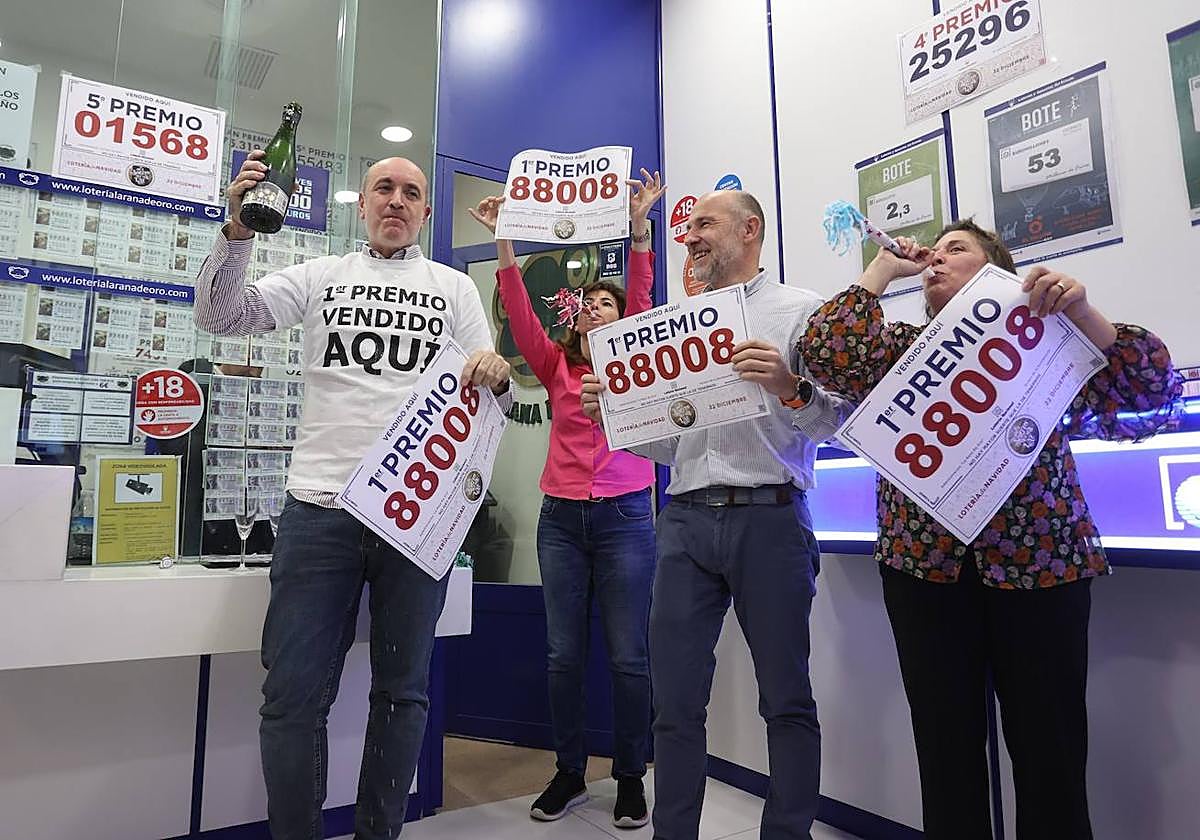 La administración de Río Shopping celebra la venta de un décimo del Gordo