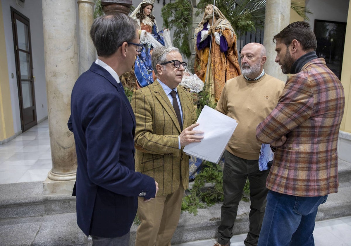 Salvador Fuentes, con los presidentes de Los Pedroches y el Guadiato, en Pozoblanco