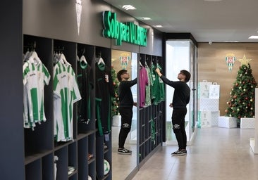 Fotos: las mejores imágenes de la inauguración de la tienda del Córdoba CF en El Arcángel