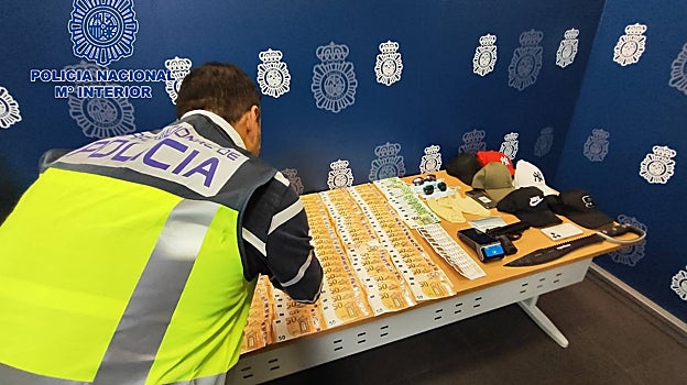 Imagen de los efectos intervenidos en los registros domiciliarios