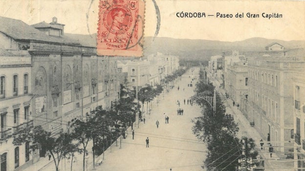 Imagen de la avenida Gran Capitán en una posal del año 1917