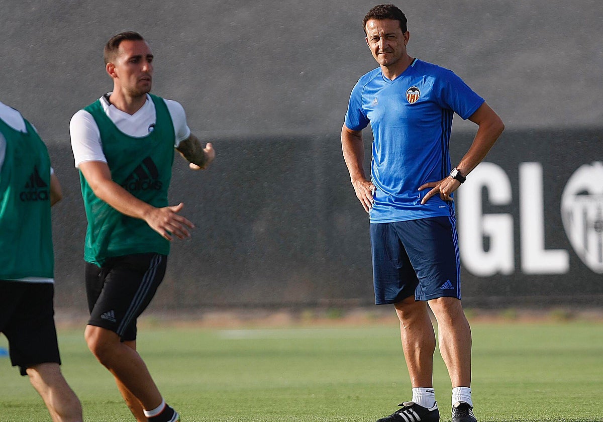 César Sánchez durante un entrenamiento con el Valencia CF