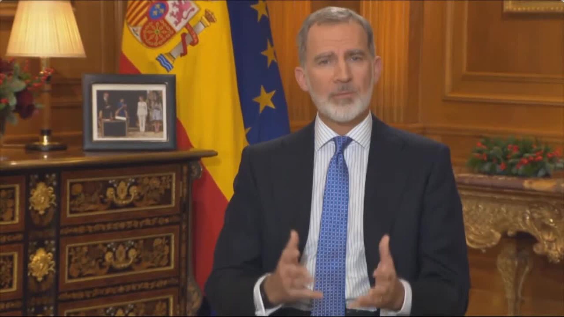 El Rey alerta de que fuera de la Constitución &quot;no hay democracia ni convivencia&quot;