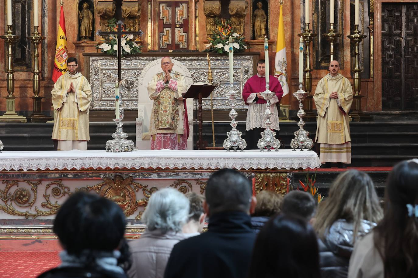 Fotos: La tradicional Misa de la Navidad del Señor en la Catedral de Córdoba