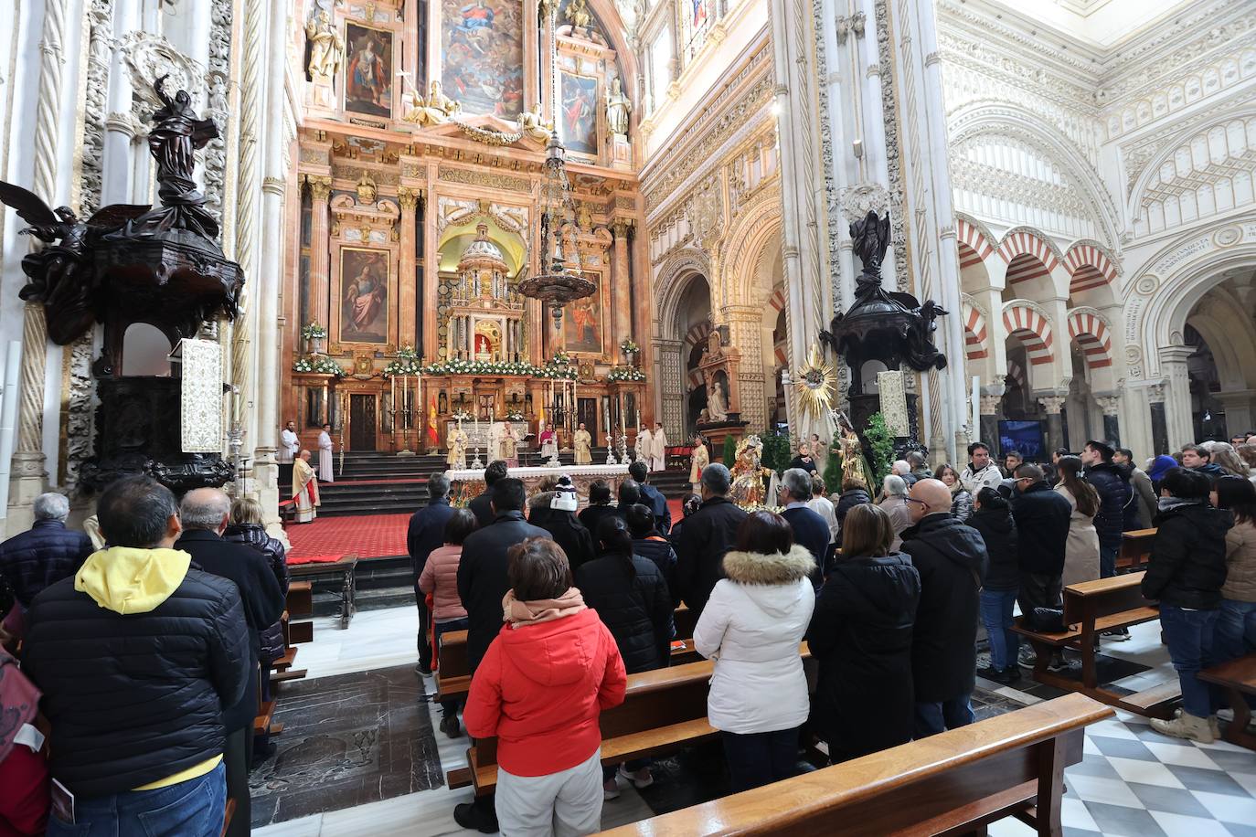 Fotos: La tradicional Misa de la Navidad del Señor en la Catedral de Córdoba