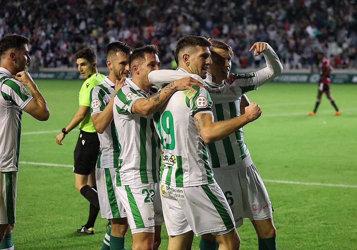 Los jugadores del Córdoba celebran un gol en El Arcángel