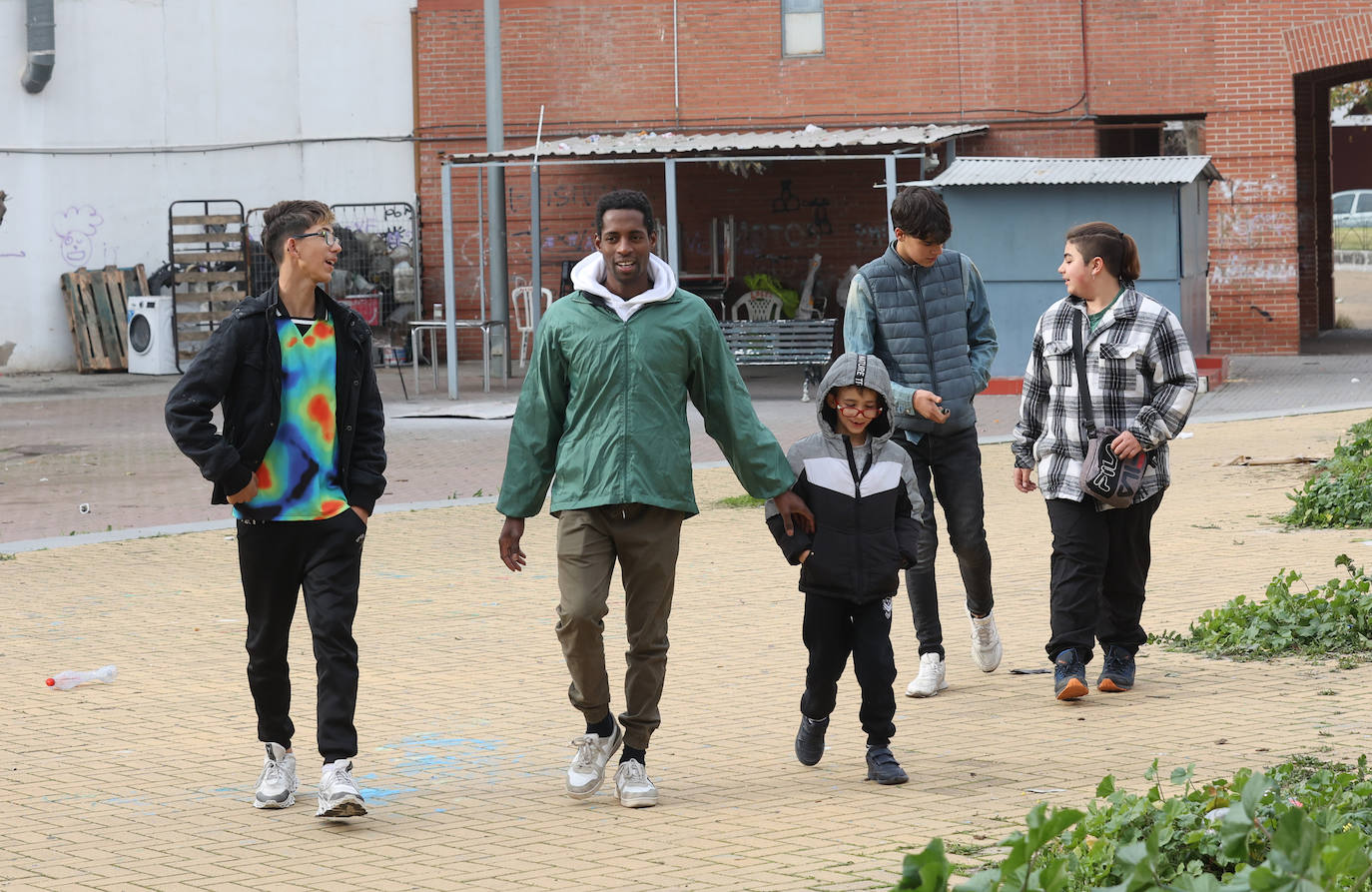 Fotos: el trabajo solidario del proyecto La Puerta Verde en el Guadalquivir