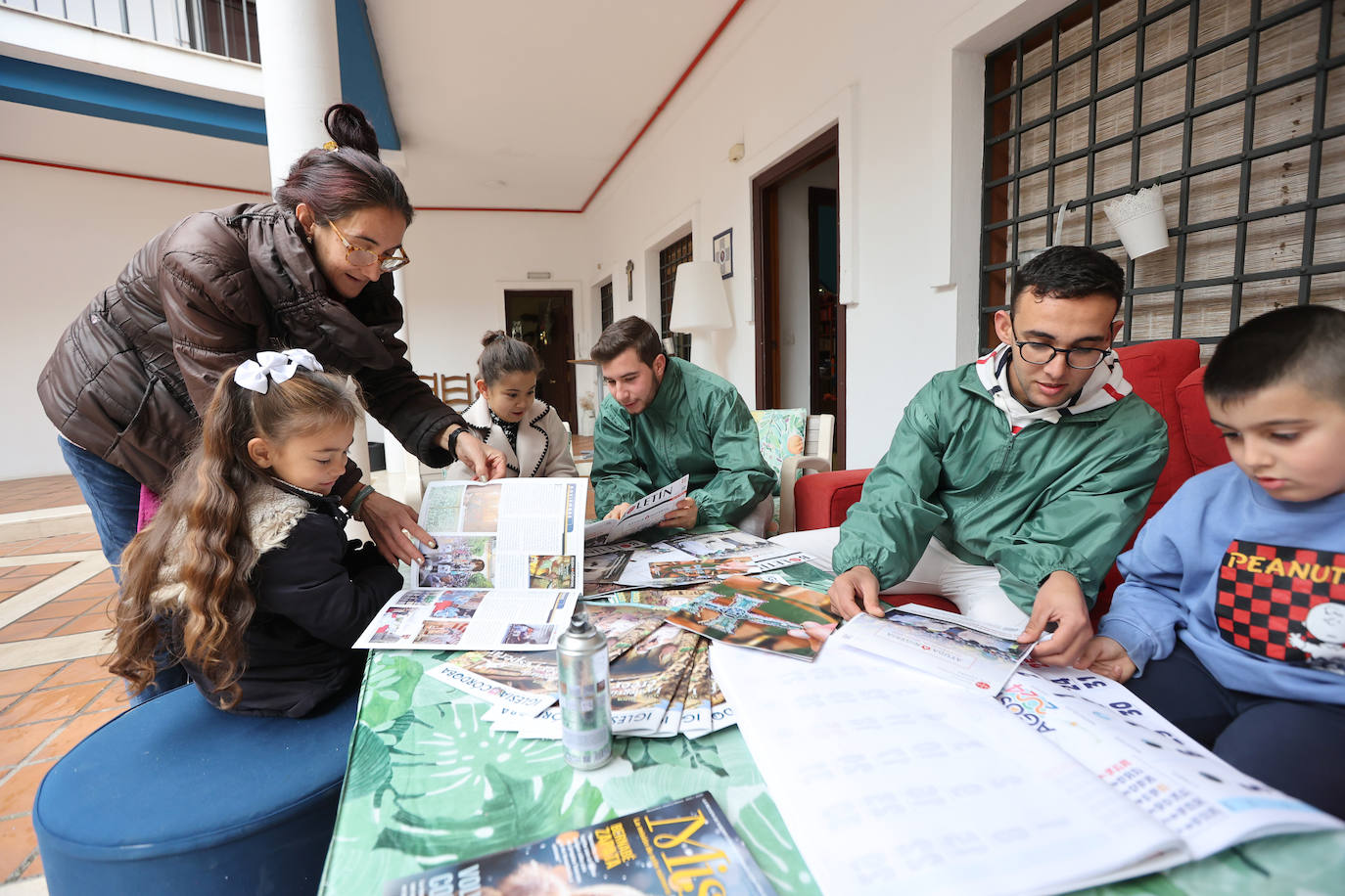 Fotos: el trabajo solidario del proyecto La Puerta Verde en el Guadalquivir