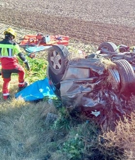 Imagen secundaria 2 - Los dos vehículos colisionaron en la carretera que comunica Villaluenga y Cobeja