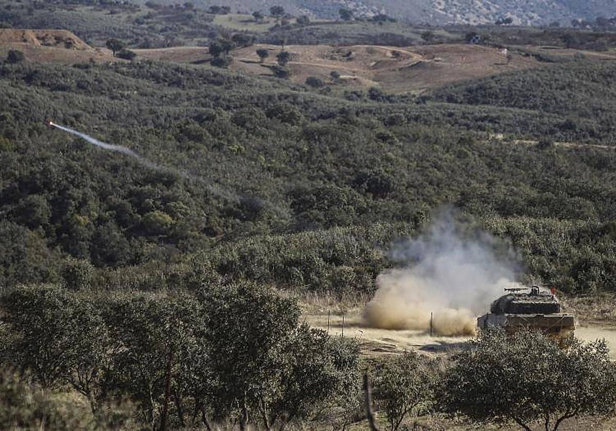 Maniobras en el campo de tiro de Cerro Muriano, donde tuvo lugar el fatal suceso