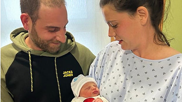 Fernando, el primer recién nacido del año en San Juan de Dios