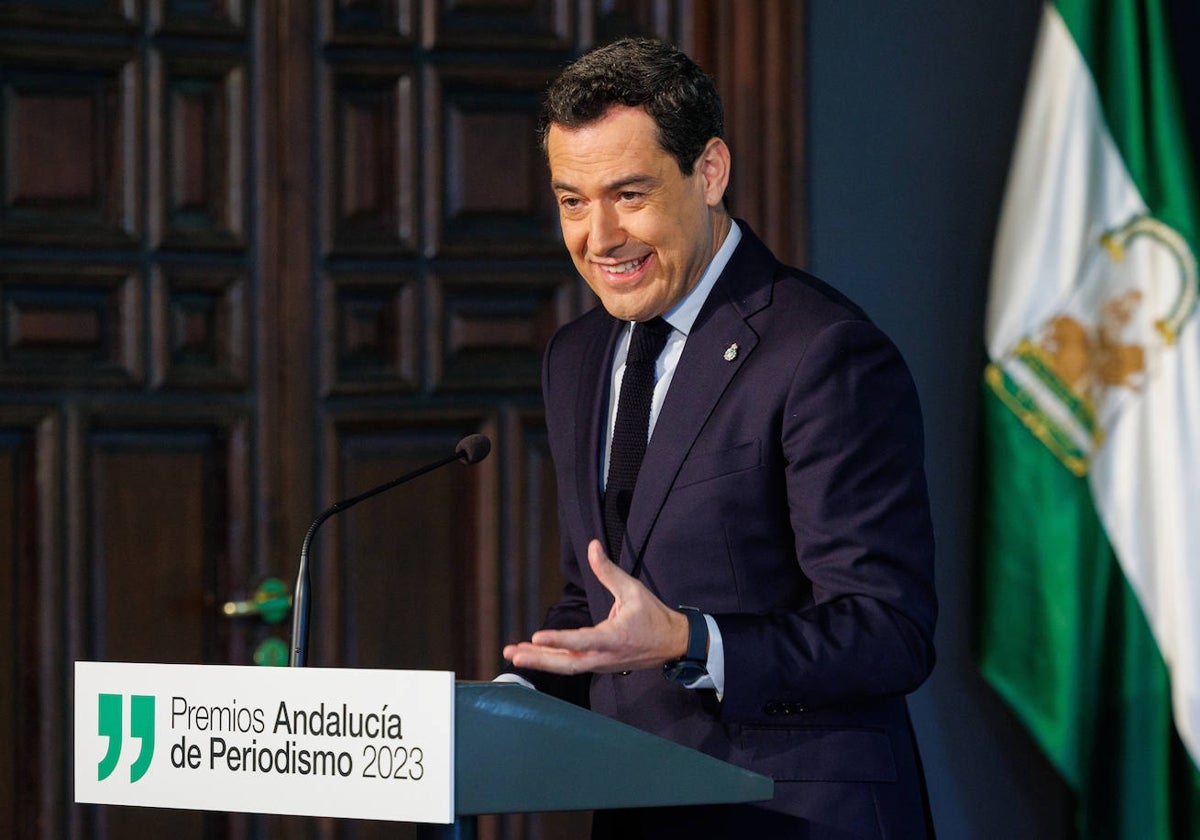 Juanma Moreno, durante su intervención en los Premios Andalucía de Periodismo