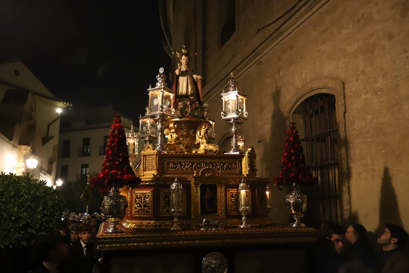 Fotos: la elegante procesión del Niño Jesús de la Compañía en Córdoba