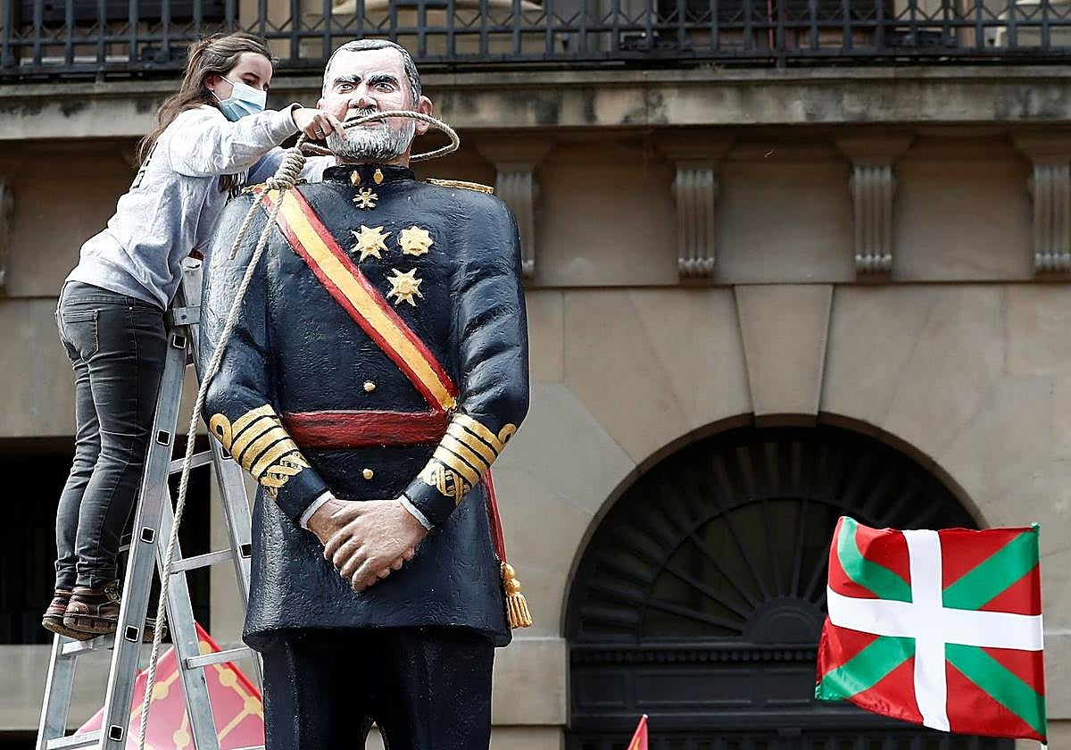 Decapitación del Rey en Pamplona en 2020