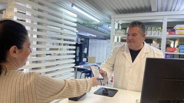 Venta de un test de gripe en la farmacia de Avenida de América