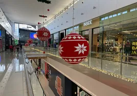 Supermercados y centros comerciales que abren en Almería el 6 de enero: estos son los horarios del Día de Reyes