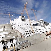 La Junta, dispuesta a pagar parte del derribo del hotel Algarrobico en Almería