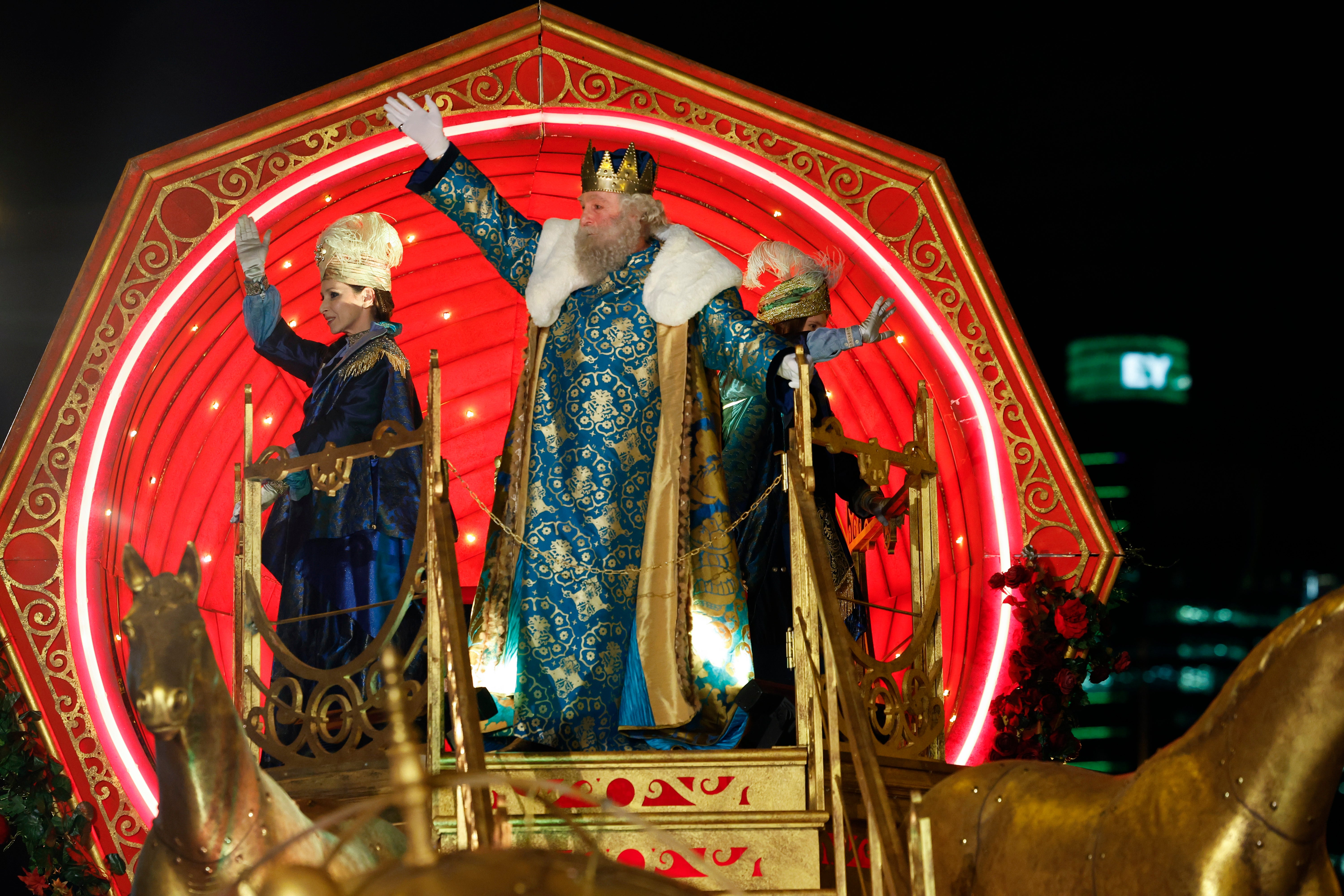 La cabalgata de Reyes en Madrid, en imágenes