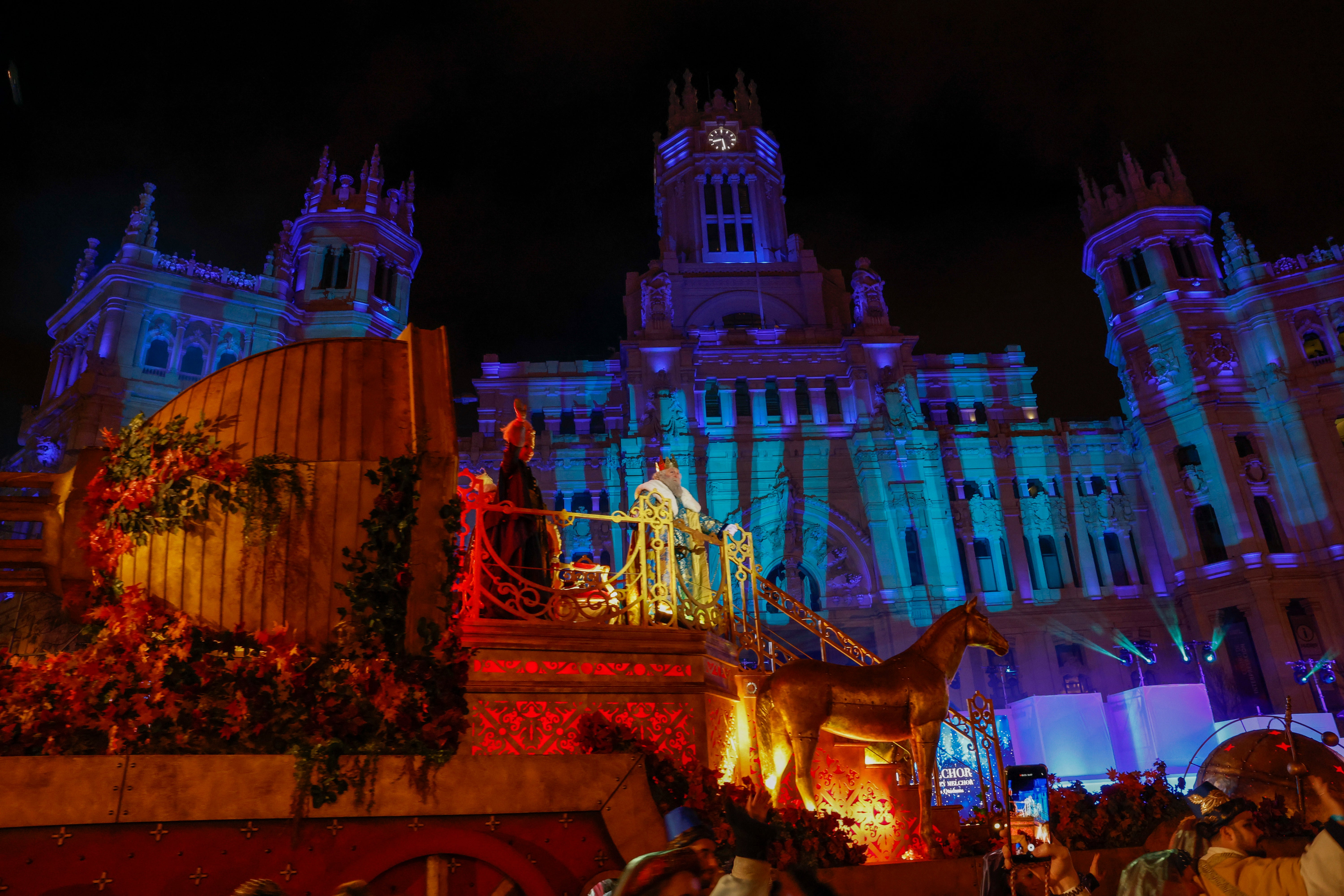 La cabalgata de Reyes en Madrid, en imágenes
