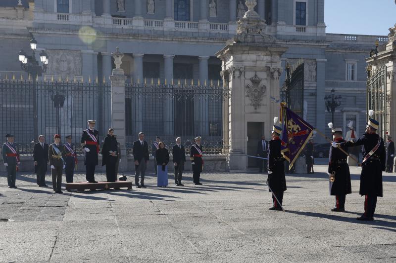 La Princesa Leonor, el Rey Felipe VI, la Reina Letizia, y el presidente del gobierno Pedro Sánchez, este sábado en la Plaza de la Armería del Palacio Real durante la ceremonia de la Pascua Militar