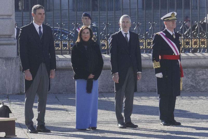 El presidente del gobierno Pedro Sánchez, la ministra de Defensa, Margarita Robles, el ministro del Interior, Fernando Grande-Marlaska, y el jefe de Estado Mayor de la Defensa (Jemad), almirante Teodoro López Calderón