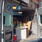 Pillan a una familia desvalijando una casa en Alicante y se presentan como los dueños ante la Policía