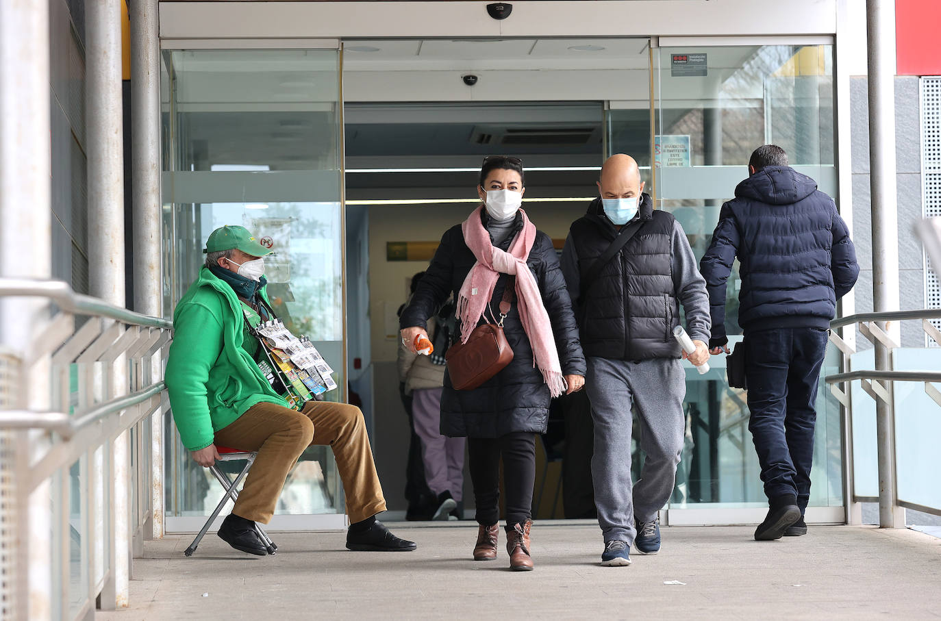 Fotos: las mascarillas se multiplican en Córdoba en pleno repunte de gripe, covid y catarros