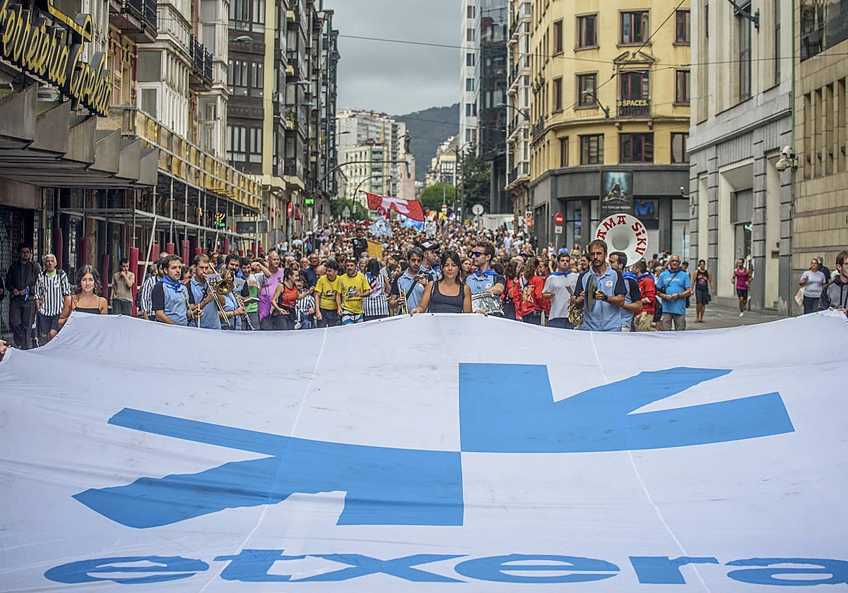 El colectivo Sare también convocó una marcha a favor de los presos de ETA en Bilbao durante la Semana Grande