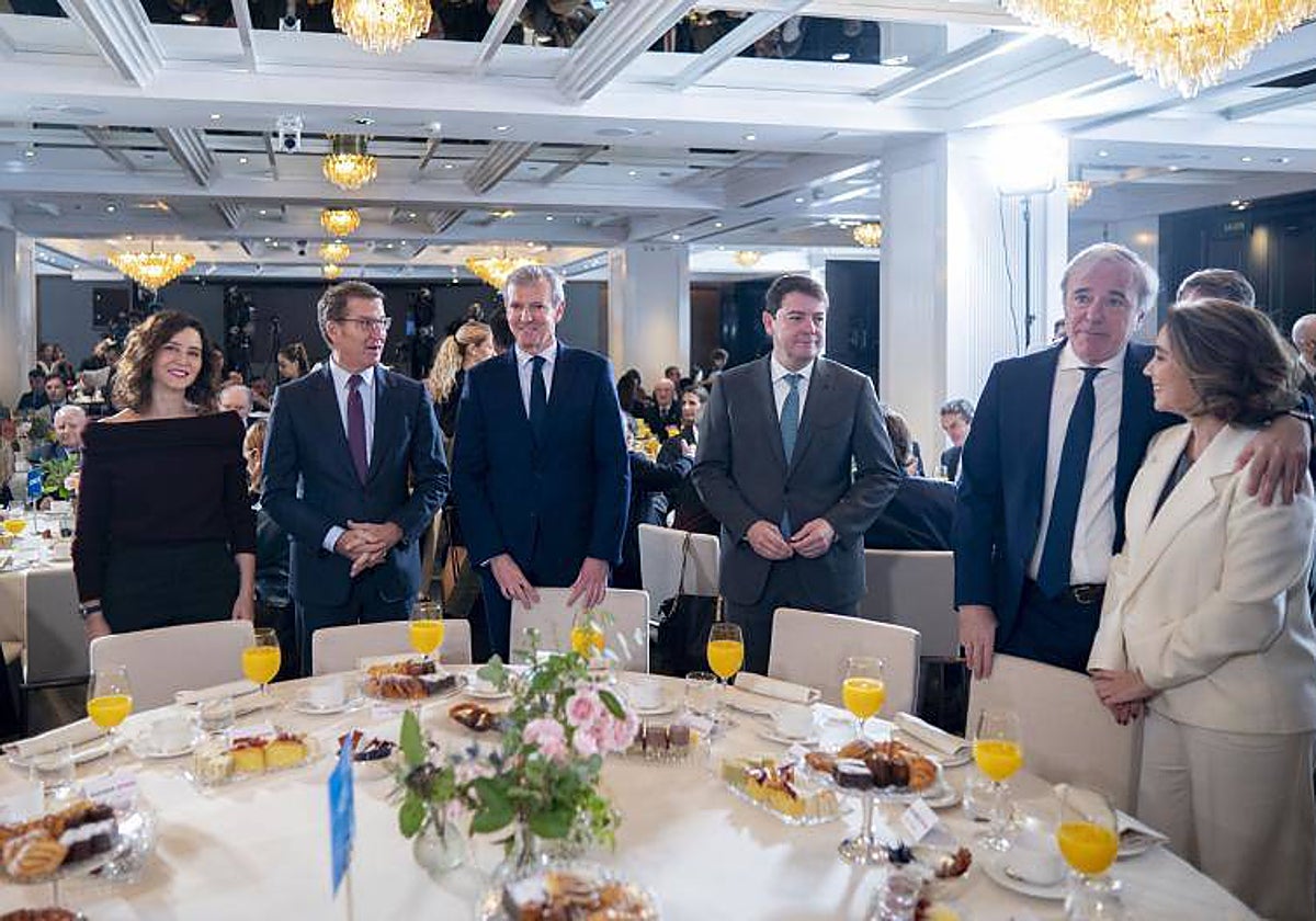 Ayuso y Mañueco, entre los barones que arroparon el lunes en Madrid a Rueda