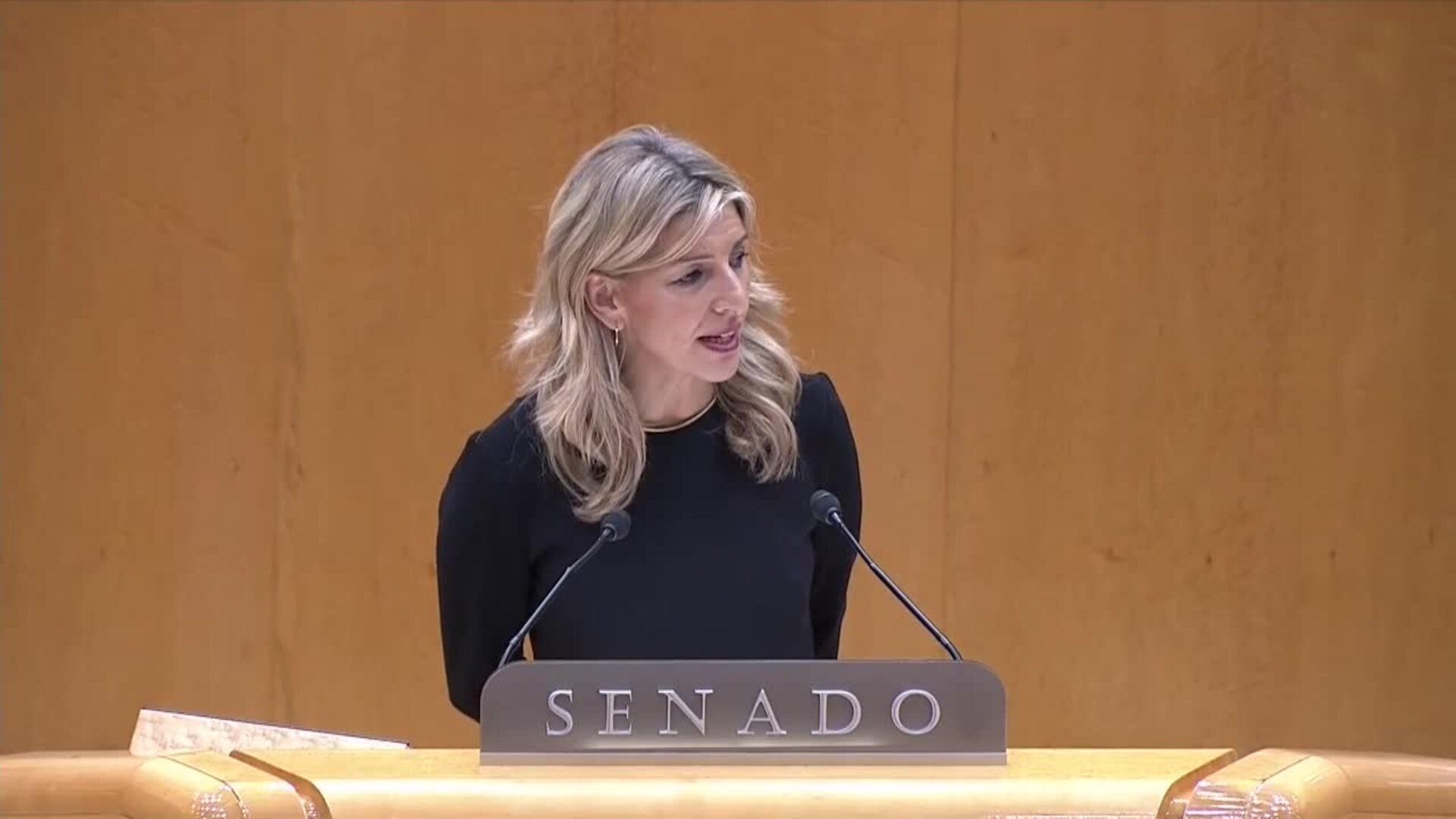 Yolanda Díaz: Ustedes deciden si quien recibe un subsidio por desempleo percibe 480 o 570 euros