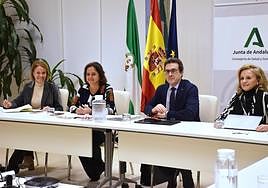 La Junta de Andalucía negocia intervenciones quirúrgicas con la privada para cerrar 2024 sin andaluces fuera de plazo
