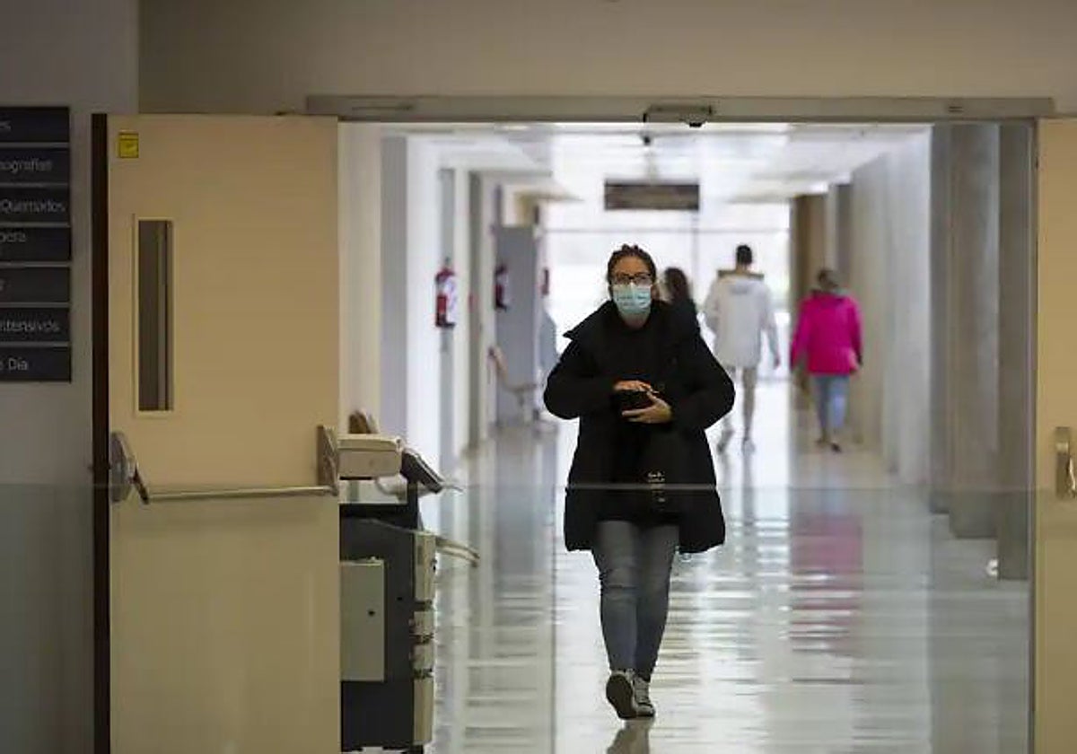 Las mascarillas son obligatorias desde hace unos días en hospitales y centros de salud