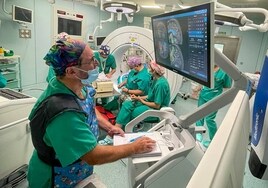El hospital La Fe de Valencia realiza con éxito el primer implante en España de un nuevo dispositivo para mejorar el párkinson