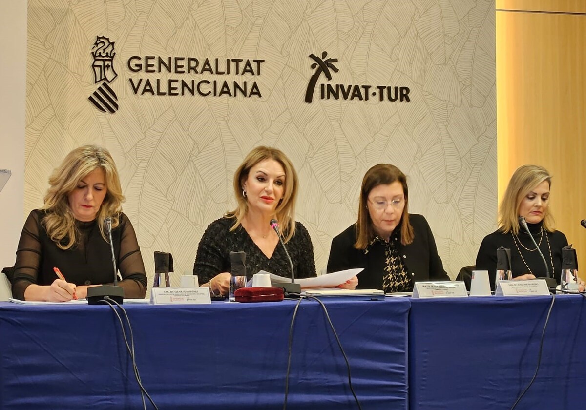 La consellera de Turismo, Nuria Montes, este viernes en Benidorm durante al presentación de los planes de su departamento para 2024.