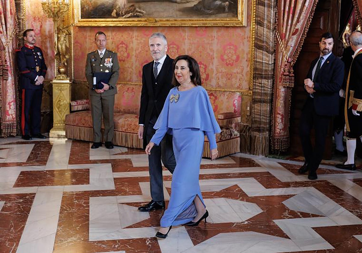 La ministra de Defensa Margarita Robles, junto al ministro del Interior Fernando Grande-Marlaska en la Pascua Militar del Palacio Real