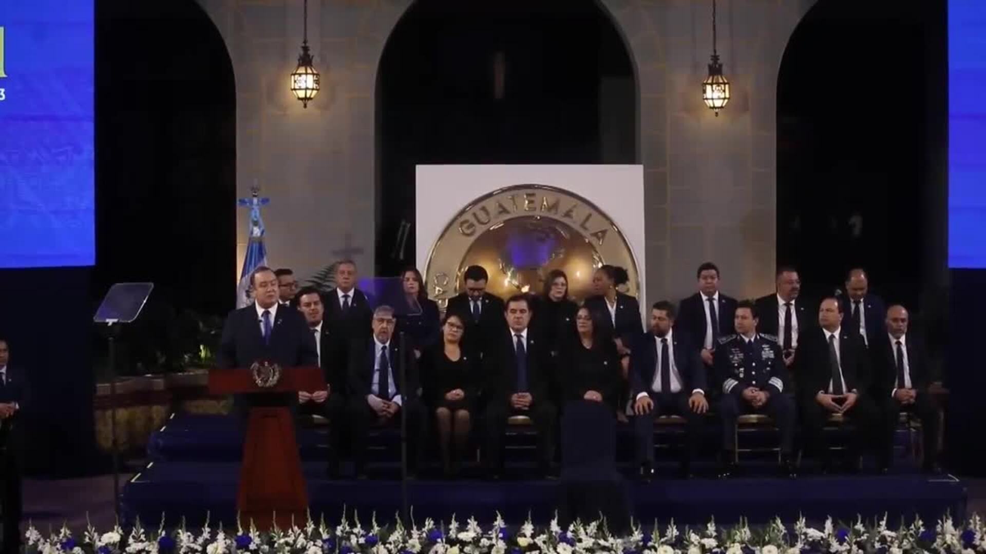 Giammattei dice que deja la presidencia de Guatemala &quot;con la frente en alto&quot;