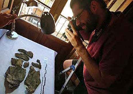 Imagen secundaria 1 - Las excavaciones y trabajos de documentación y restauración llevados a cabo por el equipo de arqueólogos