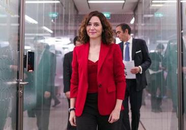 Ayuso acusa al Gobierno de negarle la electricidad para decenas de proyectos millonarios en Madrid