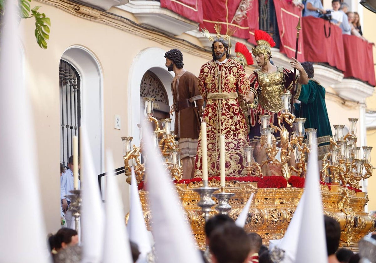 El misterio del Señor de la Sentencia, en la plaza de San Nicolás