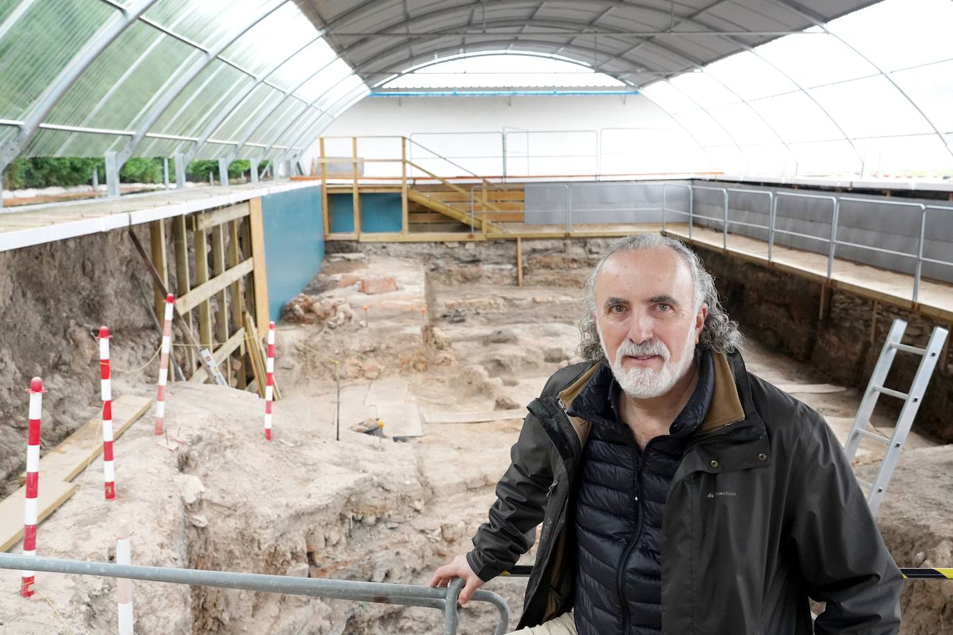 El director del yacimiento y del Centro de Estudios Vacceos Federico Wattenberg, Carlos Sanz