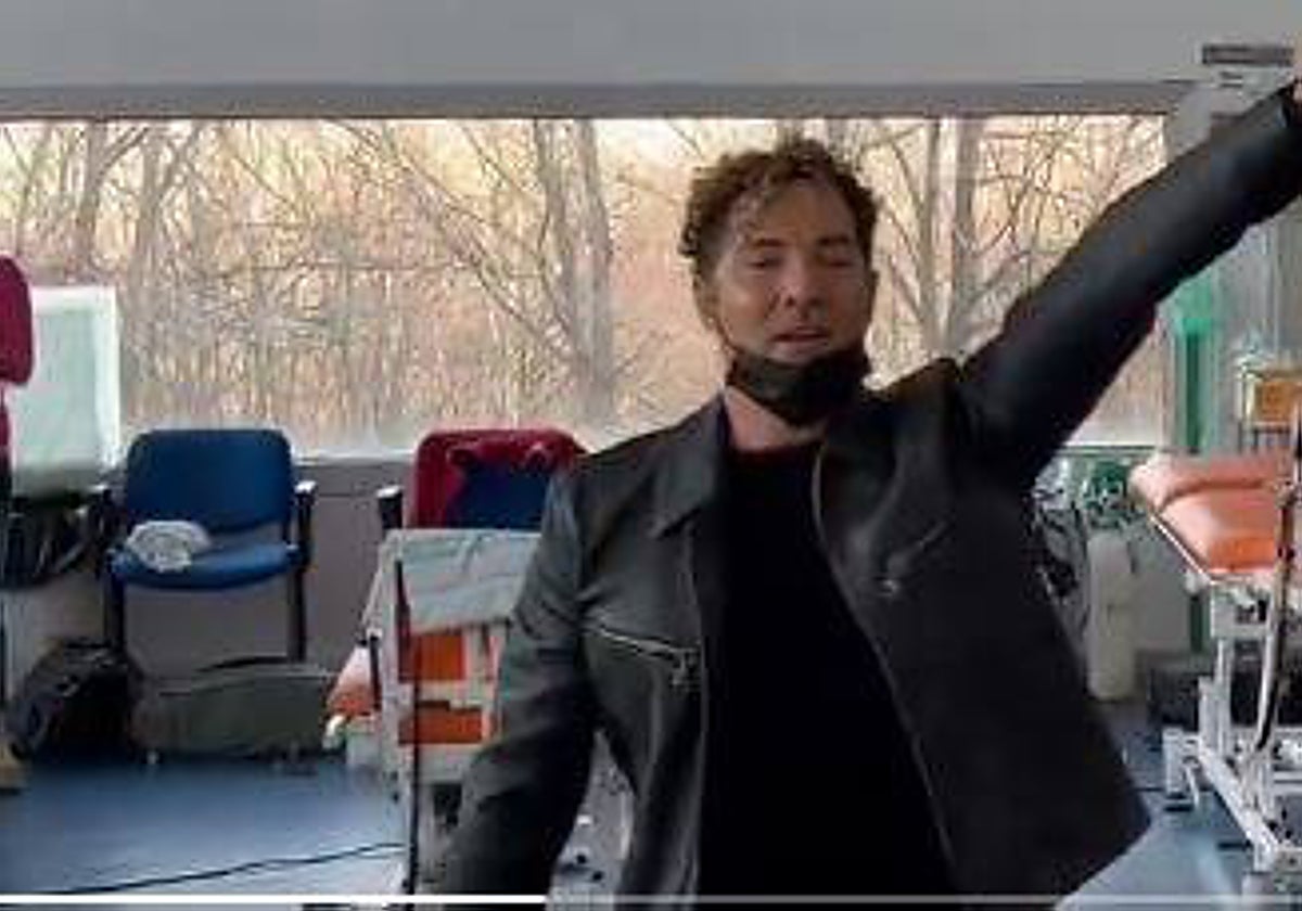 David Bisbal, durante su actuación en el Hospital Nacional de Parapléjicos de Toledo